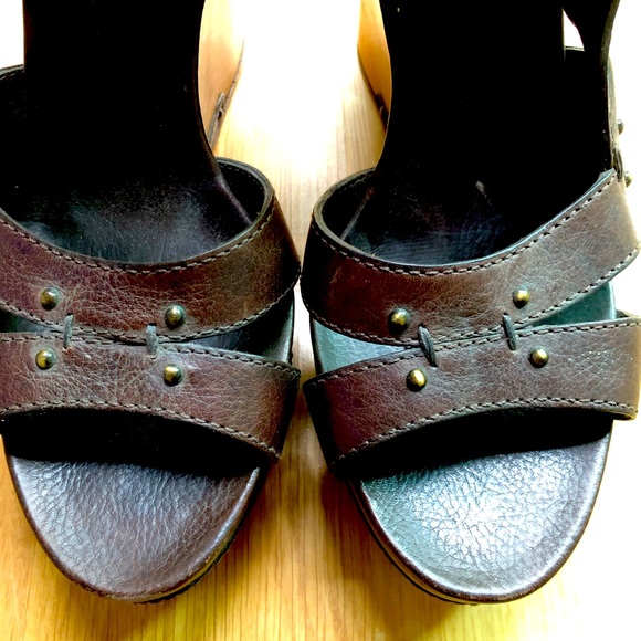 Chloe brown leather wedges/heels. 8.5 - Picture 2 of 9